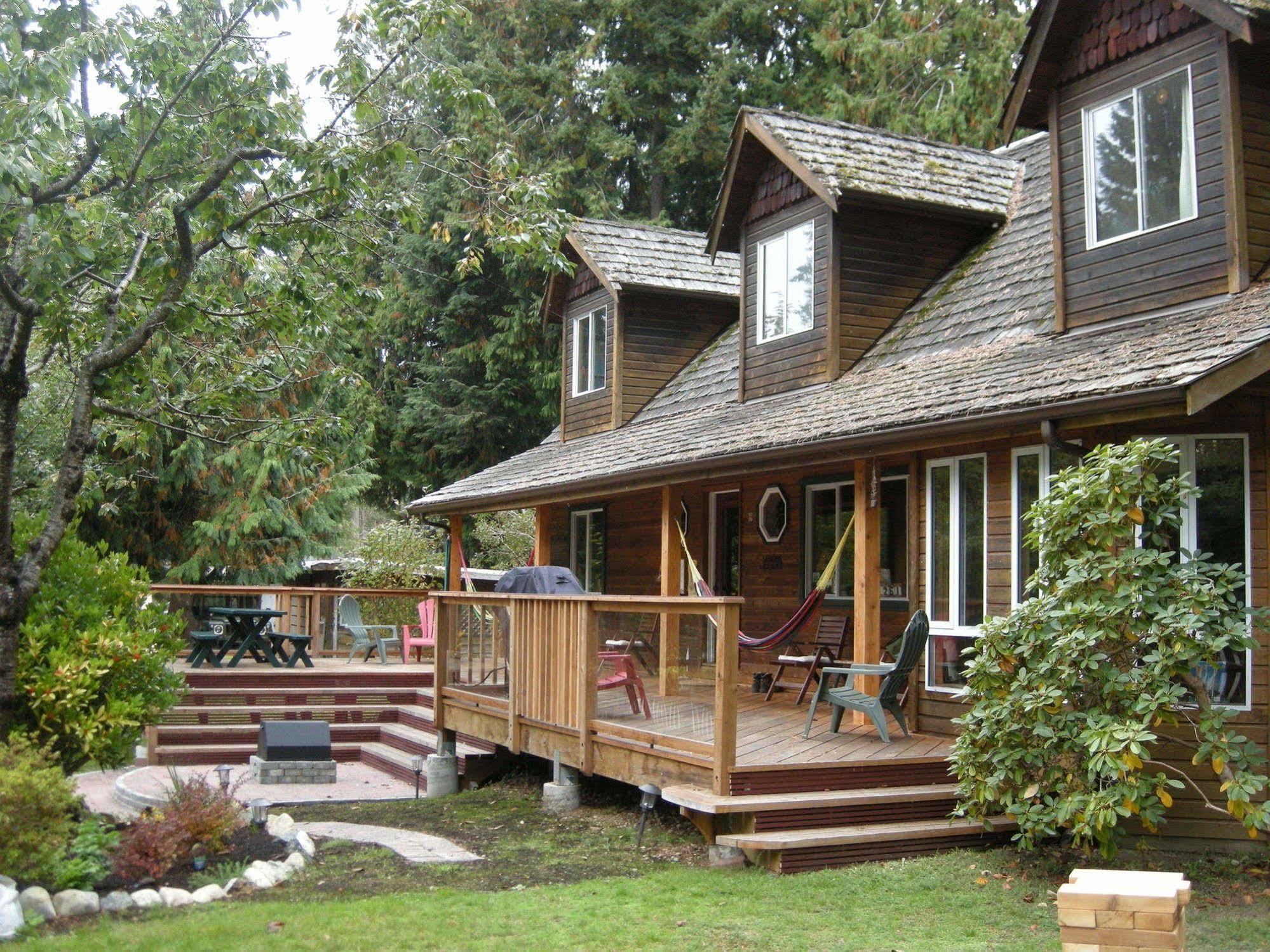 Up The Creek Backpacker'S Lodge Roberts Creek Екстер'єр фото